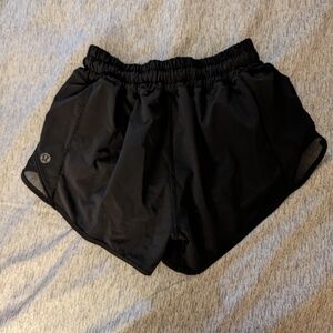 Lululemon sz 0 Hotty Hot shorts